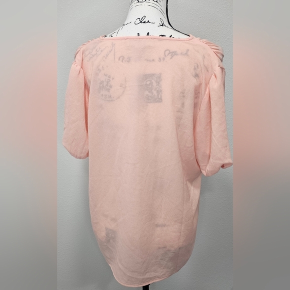 Michael Kors Women’s Sheer Solid Peach Short Sleeve Half Zip Blouse Size L - Picture 3 of 10